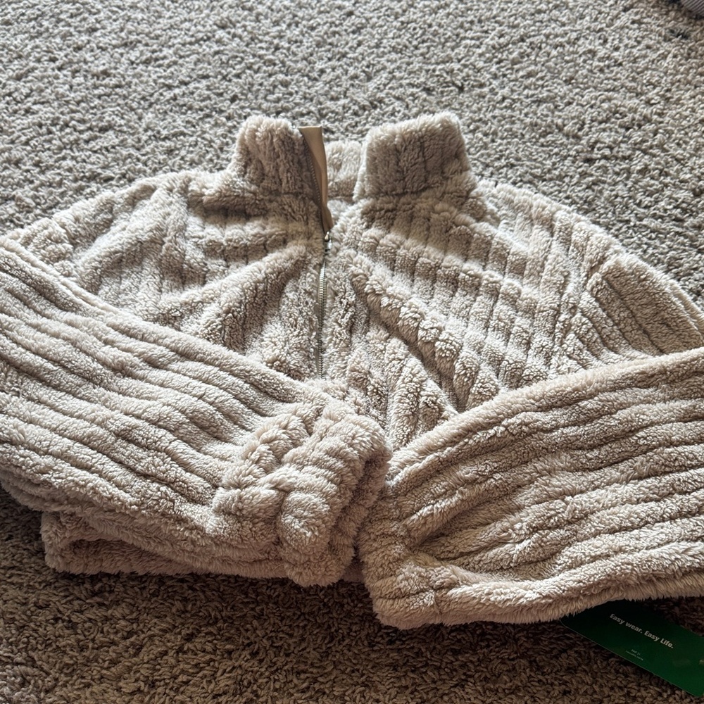 Cozy Cream Women's Cropped Sweater